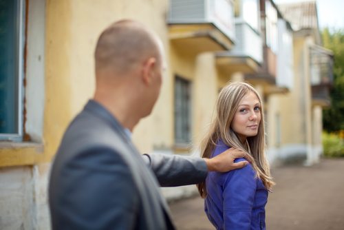 5 Times When You Shouldn't Approach Women - Paging Dr. NerdLove